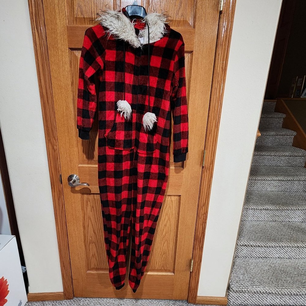 SECRET TREASURES Women's S (4-6) Red Buffalo Plaid One Piece Sleepwear Pajamas